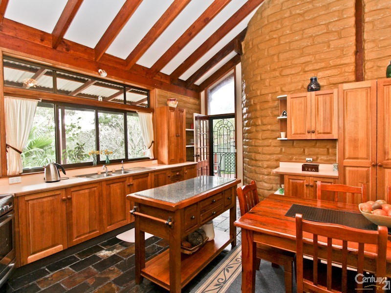 8 Eaton Close, Warners Bay NSW 2282