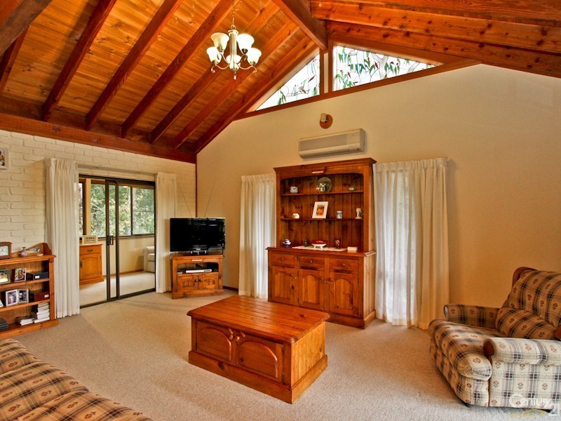 8 Eaton Close, Warners Bay NSW 2282