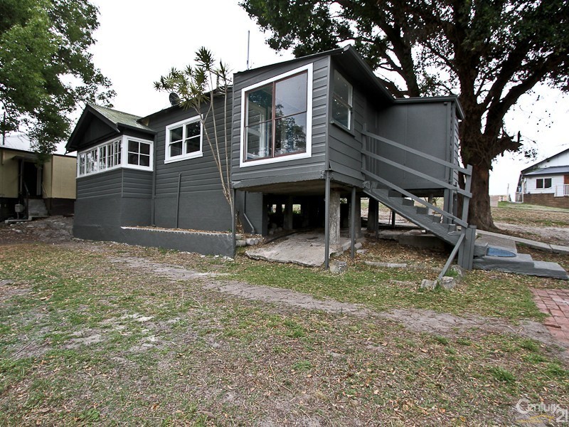 8 George Street, Belmont NSW 2280