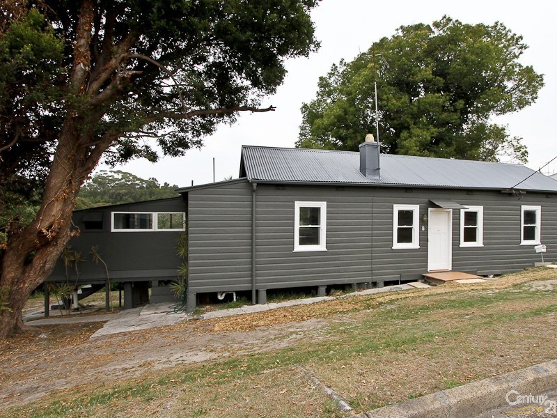 8 George Street, Belmont NSW 2280