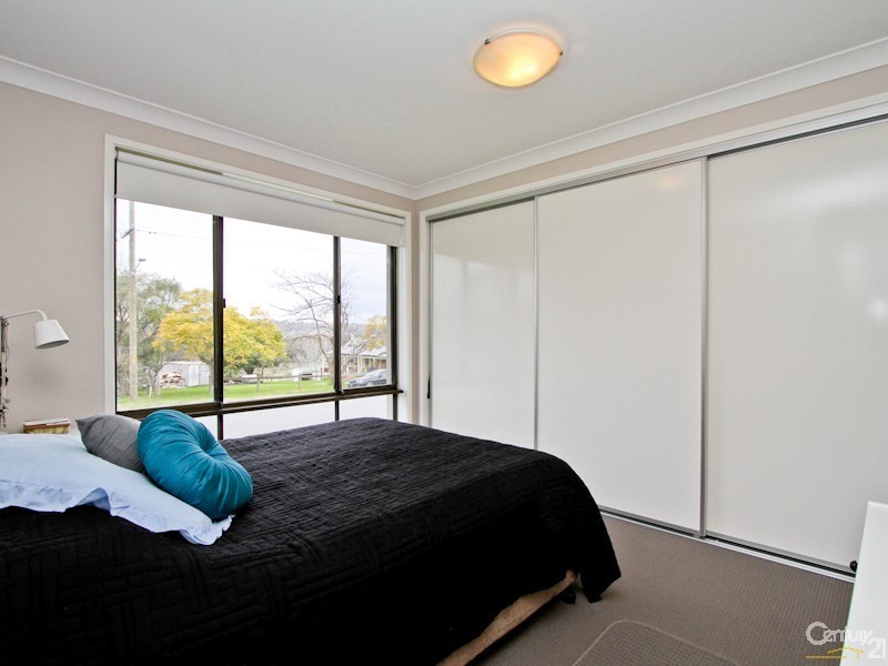 115 Fairfax Road, Warners Bay NSW 2282