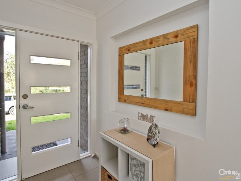 30 John Darling, Belmont North NSW 2280