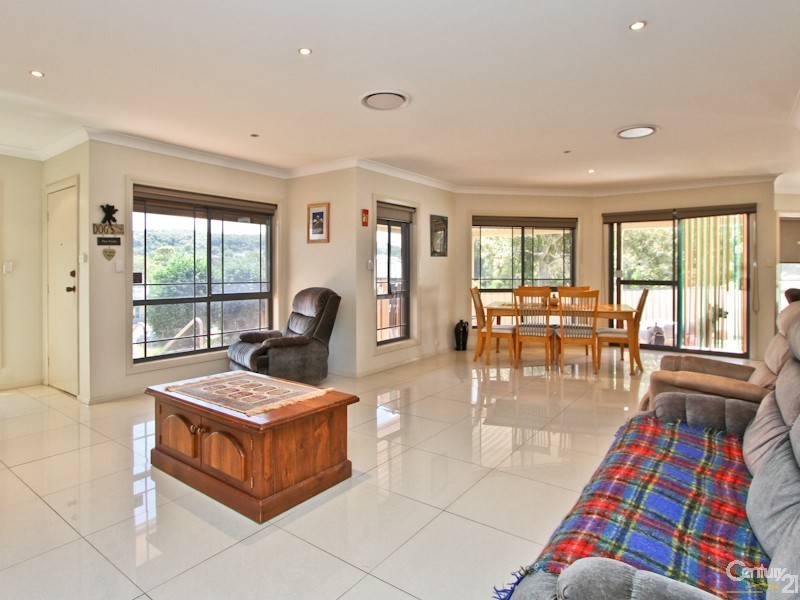 2 John Fisher Road, Belmont North NSW 2280