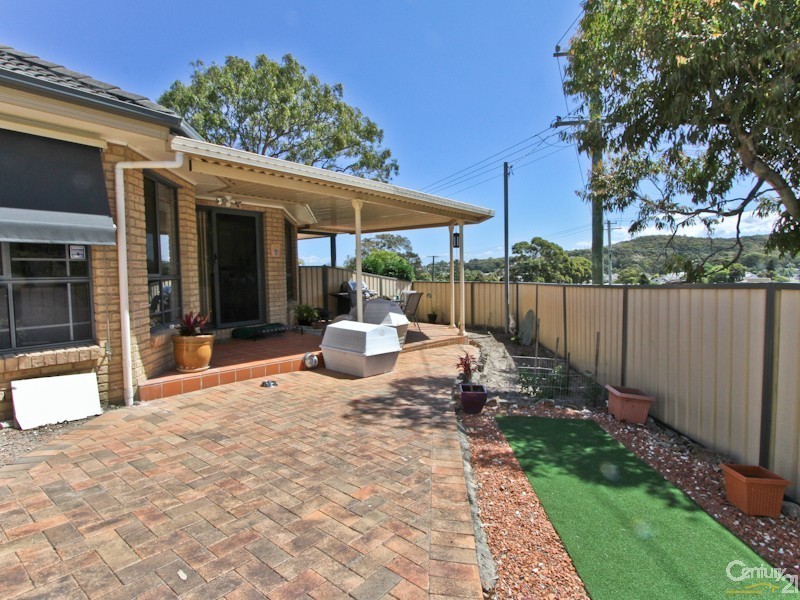 2 John Fisher Road, Belmont North NSW 2280