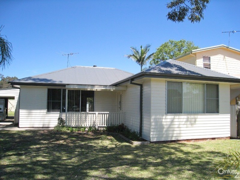 10 Melton Place, Croudace Bay NSW 2280