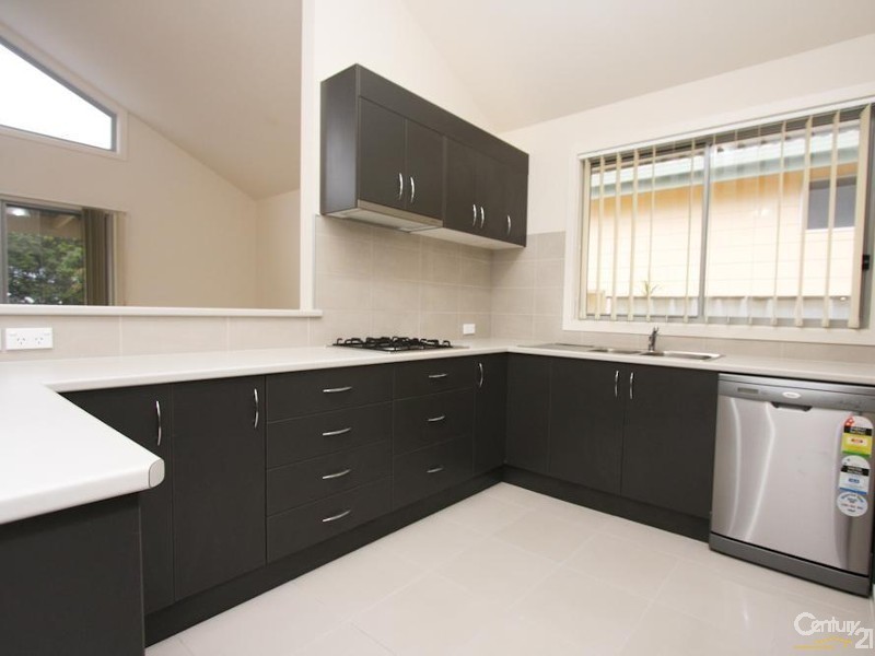 10 Melton Place, Croudace Bay NSW 2280