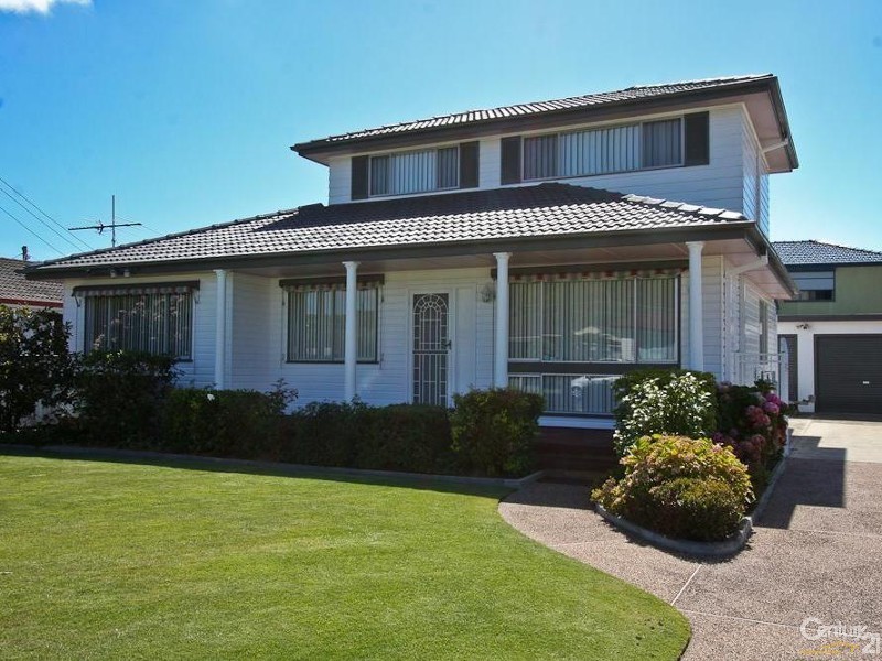 120 Macquarie Grove, Caves Beach NSW 2281