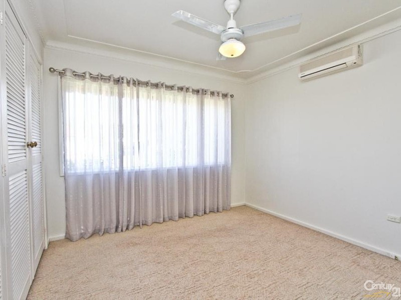 120 Macquarie Grove, Caves Beach NSW 2281