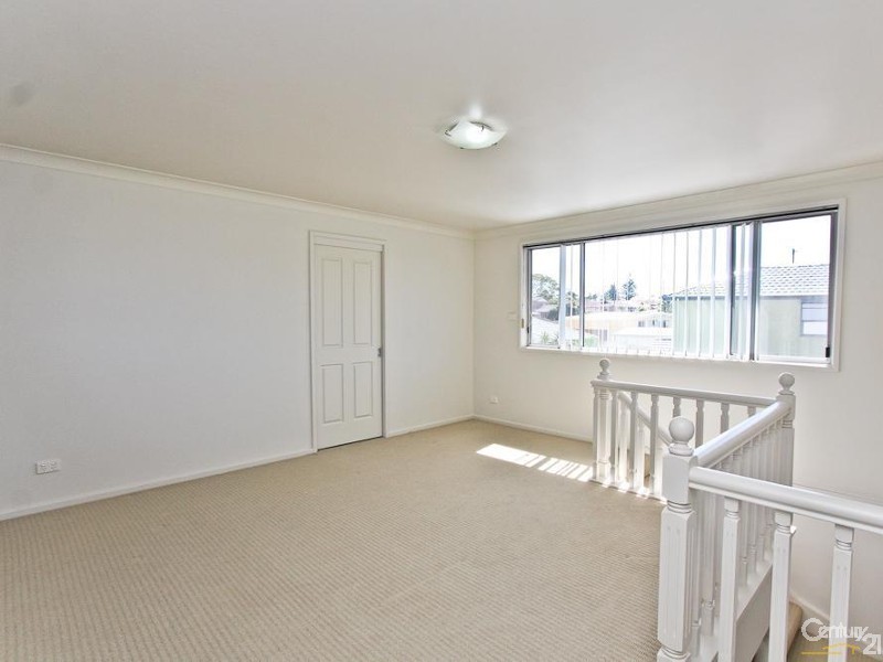 120 Macquarie Grove, Caves Beach NSW 2281