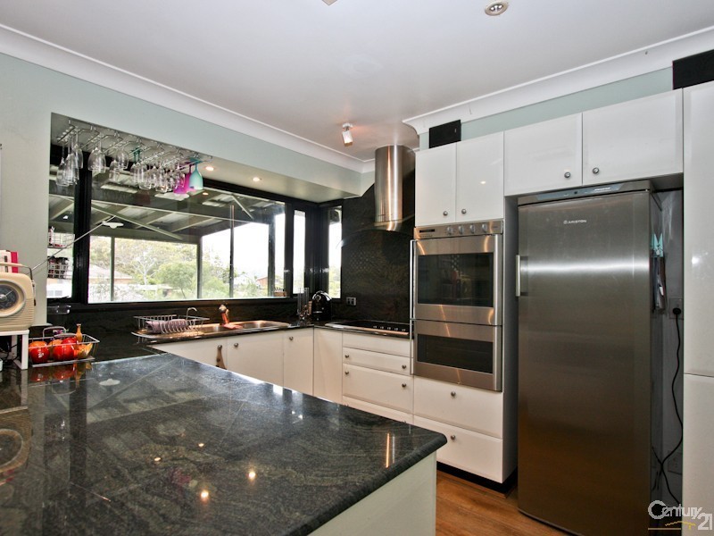 4 Pannamena Crescent, Eleebana NSW 2282