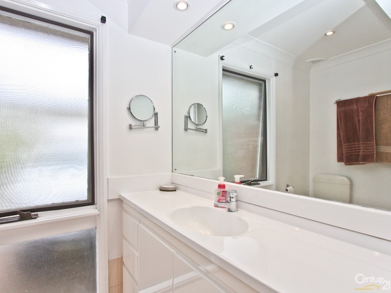 4 Pannamena Crescent, Eleebana NSW 2282