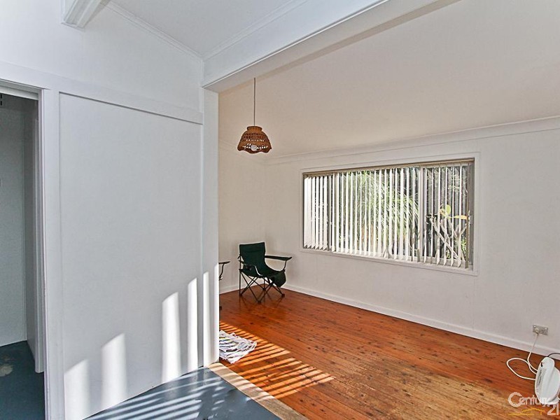 51 Yorston Street, Warners Bay NSW 2282