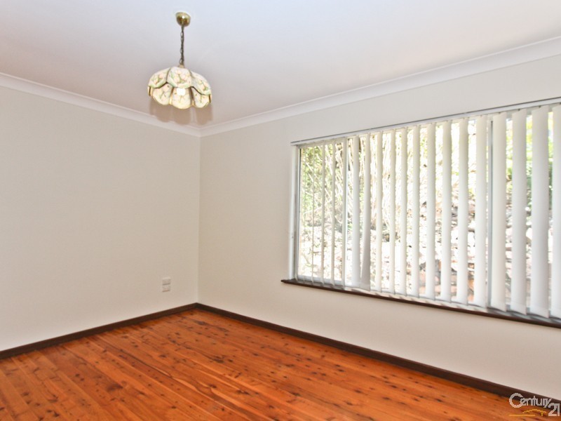 4 Lindsay Avenue, Valentine NSW 2280