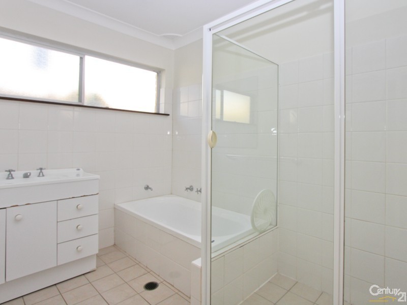 4 Lindsay Avenue, Valentine NSW 2280