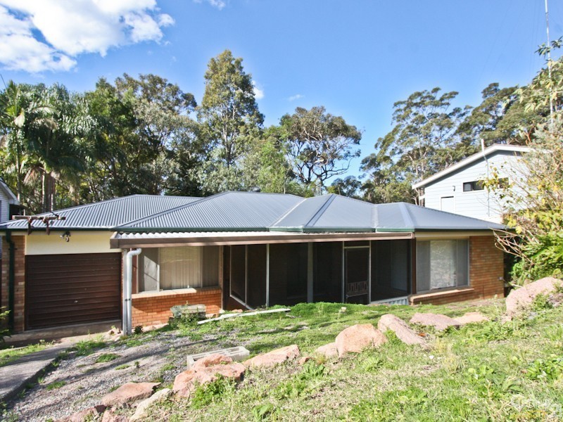 4 Lindsay Avenue, Valentine NSW 2280