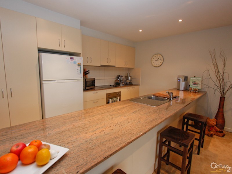3/40 Allambee Place, Valentine NSW 2280