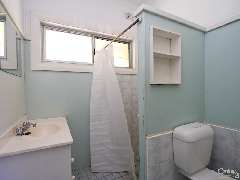 54 Charles Street, Warners Bay NSW 2282