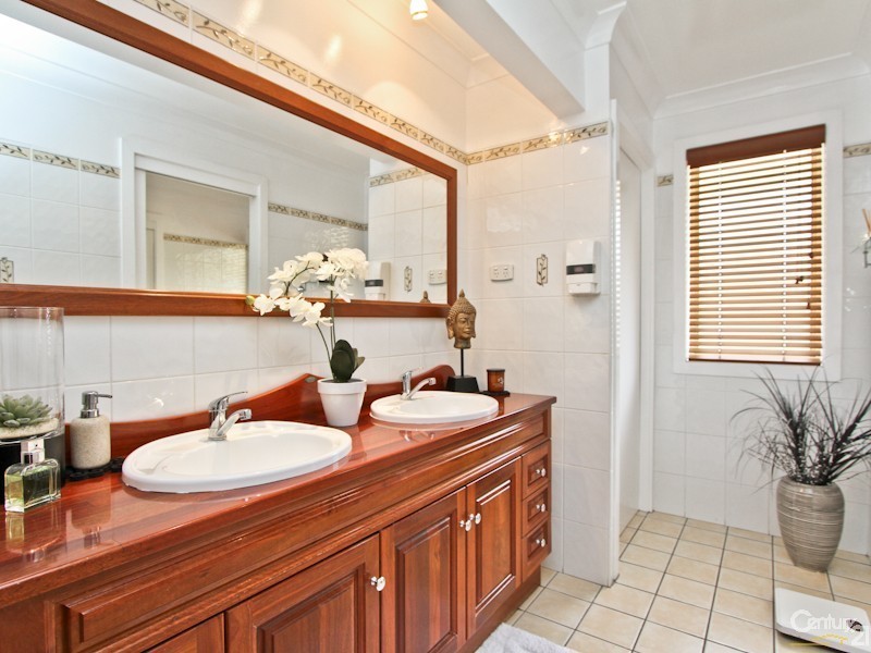 15 Wellham Close, Warners Bay NSW 2282