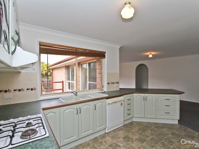 5 Kerrigan Close, Eleebana NSW 2282