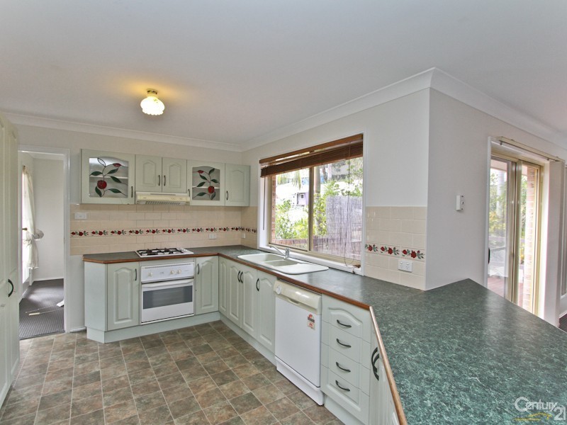 5 Kerrigan Close, Eleebana NSW 2282