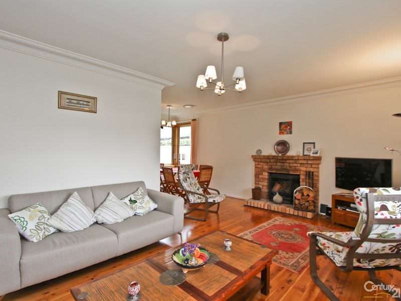 28 Martin Street, Warners Bay NSW 2282