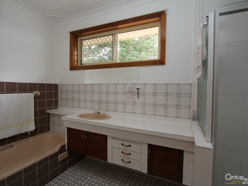 28 Martin Street, Warners Bay NSW 2282
