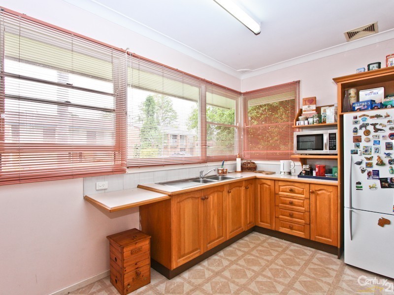 12 Valentine Crescent, Valentine NSW 2280
