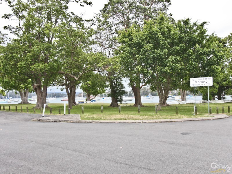 12 Valentine Crescent, Valentine NSW 2280