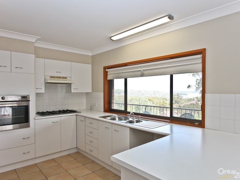 4 Clearbrook Close, Eleebana NSW 2282