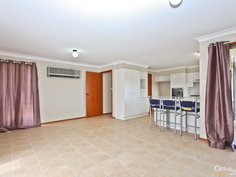 4 Clearbrook Close, Eleebana NSW 2282