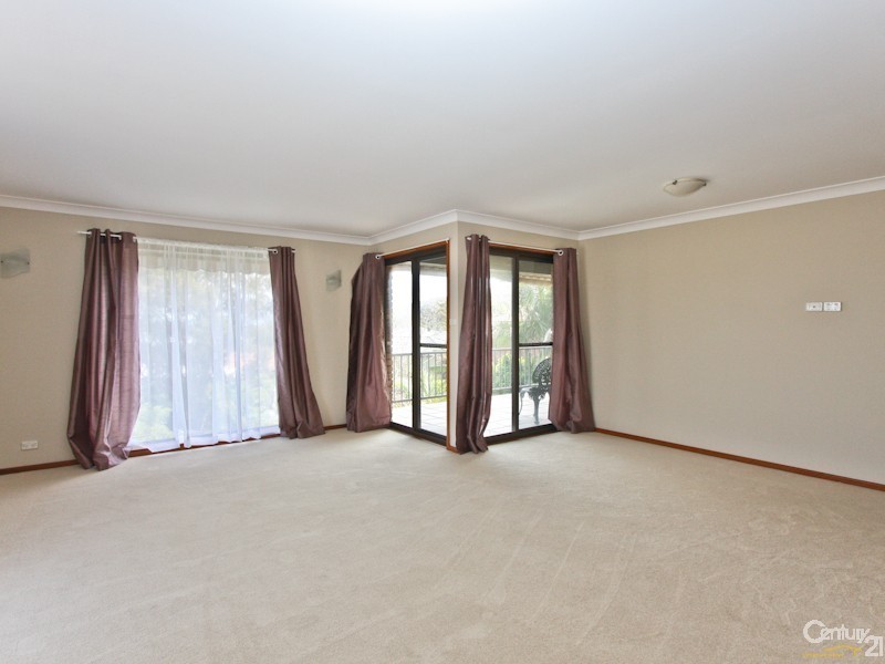 4 Clearbrook Close, Eleebana NSW 2282