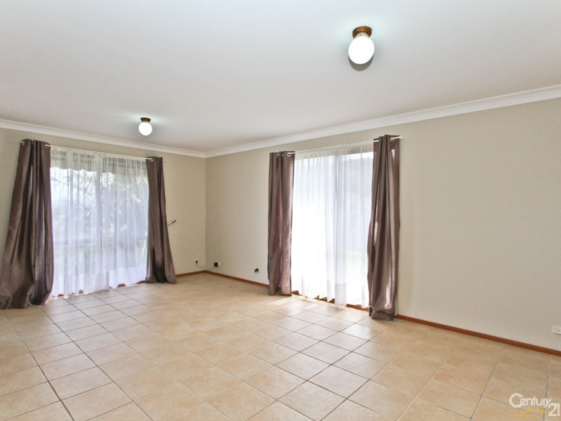 4 Clearbrook Close, Eleebana NSW 2282