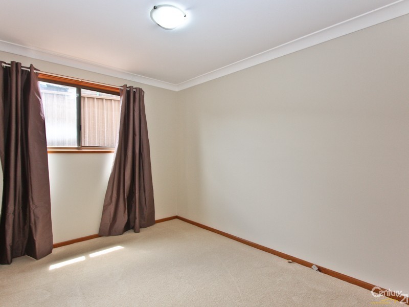 4 Clearbrook Close, Eleebana NSW 2282