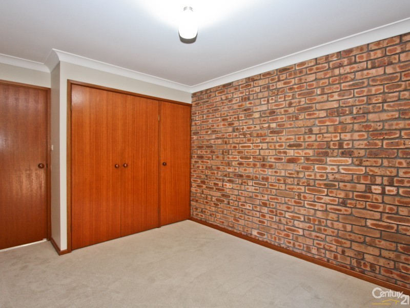 4 Clearbrook Close, Eleebana NSW 2282