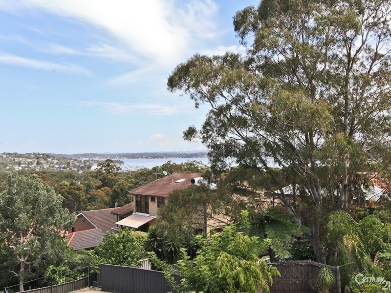 4 Clearbrook Close, Eleebana NSW 2282