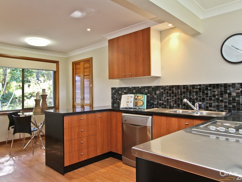 233 Pacific Highway, Belmont North NSW 2280