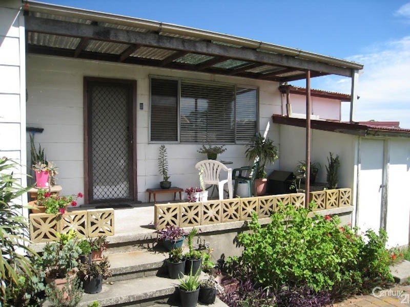 3/4 First Street, Cardiff South NSW 2285