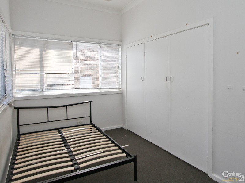 6 Eleebana Road, Eleebana NSW 2282