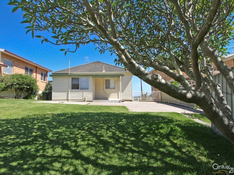 6 Eleebana Road, Eleebana NSW 2282