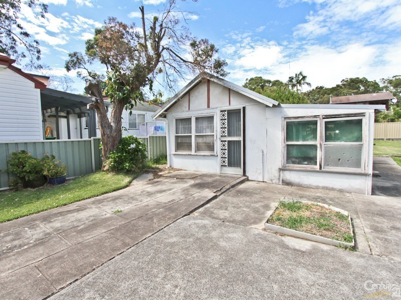 24 Lurnea Crescent, Valentine NSW 2280
