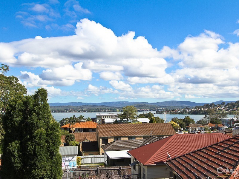 10/15 Warner Street, Warners Bay NSW 2282