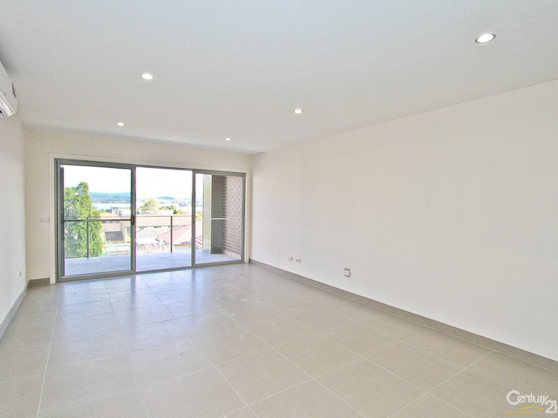 10/15 Warner Street, Warners Bay NSW 2282