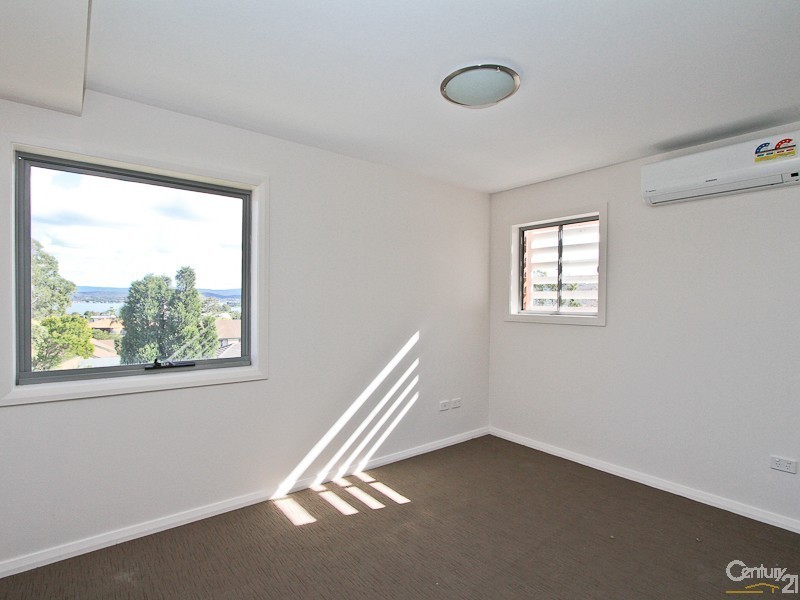 10/15 Warner Street, Warners Bay NSW 2282