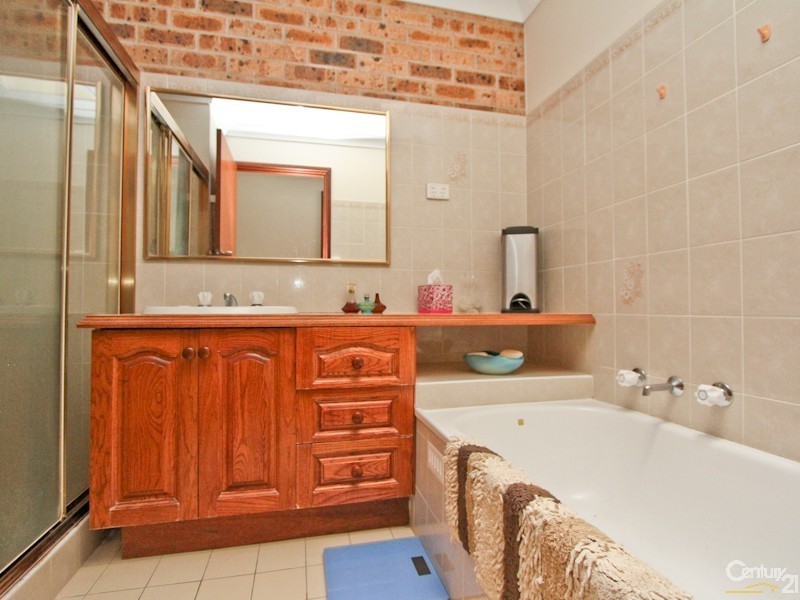 3/12 Monarch Crescent, Valentine NSW 2280