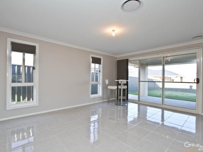 24 Makoro St, Fletcher NSW 2287