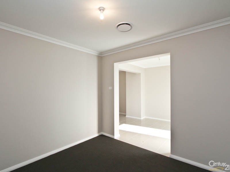 24 Makoro St, Fletcher NSW 2287
