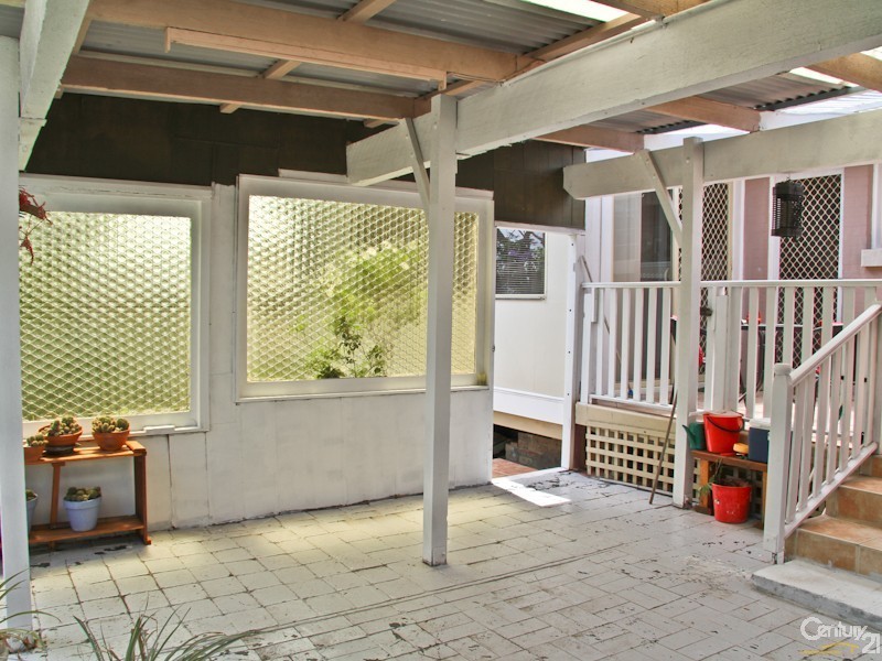 5 Robertson Road, Valentine NSW 2280