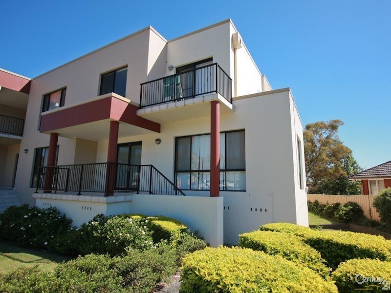 3/4 Berringar Road, Valentine NSW 2280