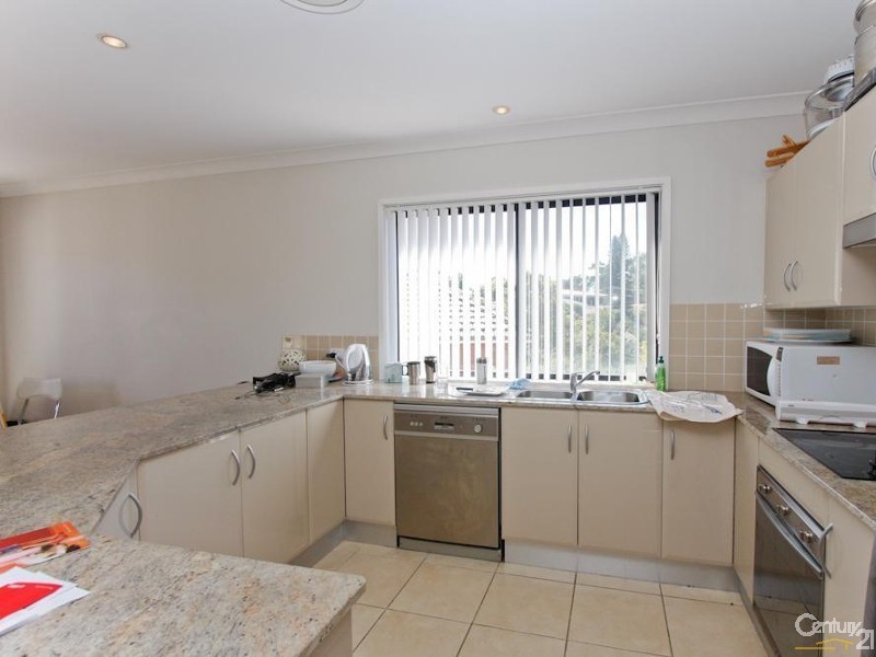 3/4 Berringar Road, Valentine NSW 2280