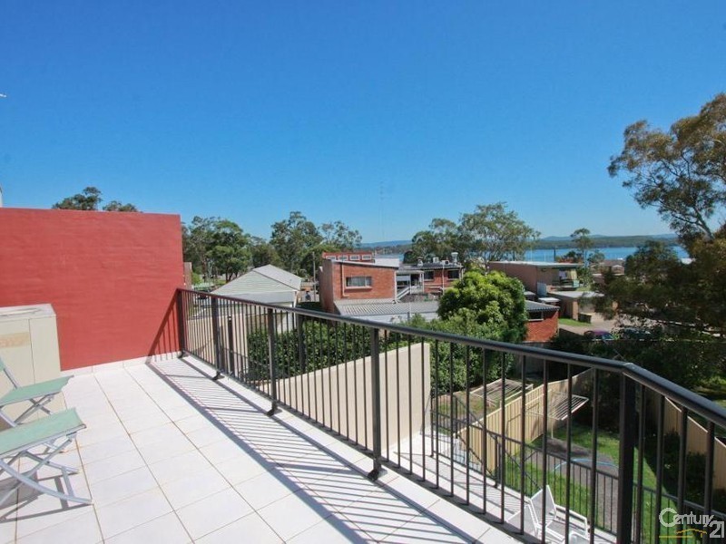 3/4 Berringar Road, Valentine NSW 2280